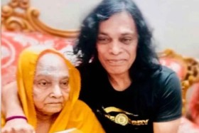 ব্যান্ড তারকা হাসান মা হারালেন