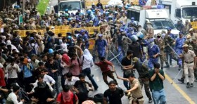 বিক্ষোভে উত্তপ্ত ভারত